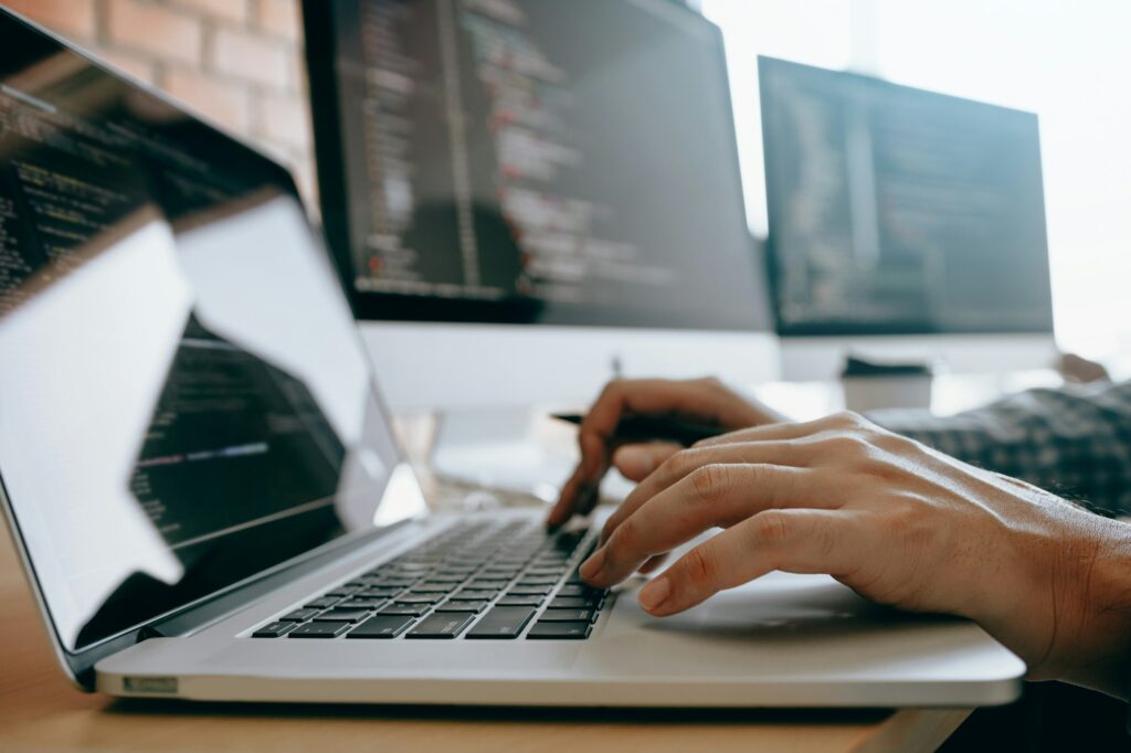 Como um Website Profissional Pode Impulsionar Pequenas Empresas